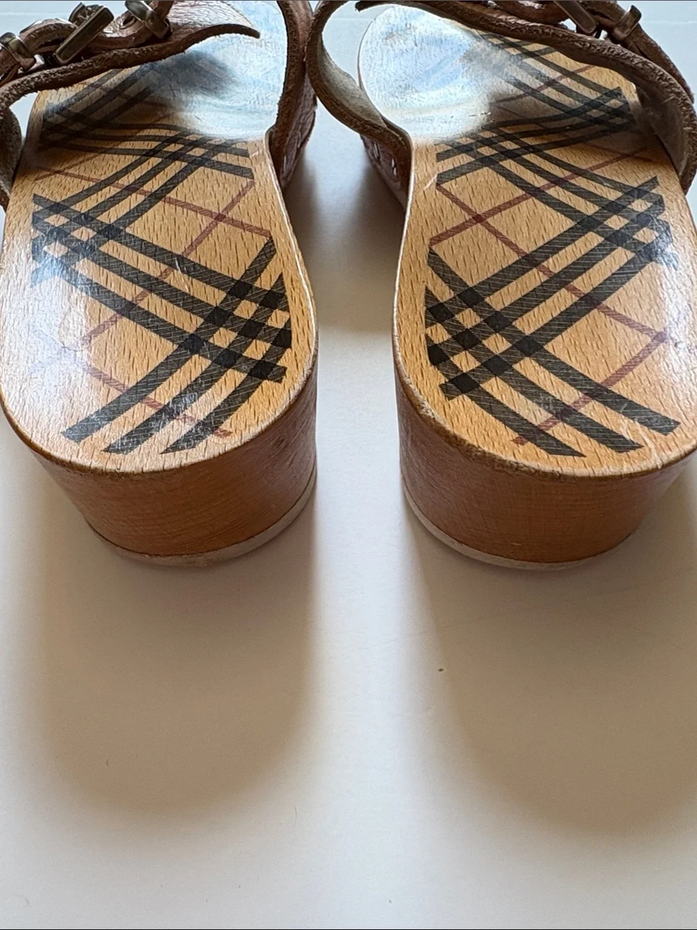 Burberry  Wooden and leather clogs. - Picture 7 of 10